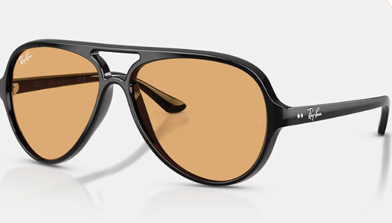 Mathieu avec plateau de viandes pour préparer un barbecue Boucherie maury