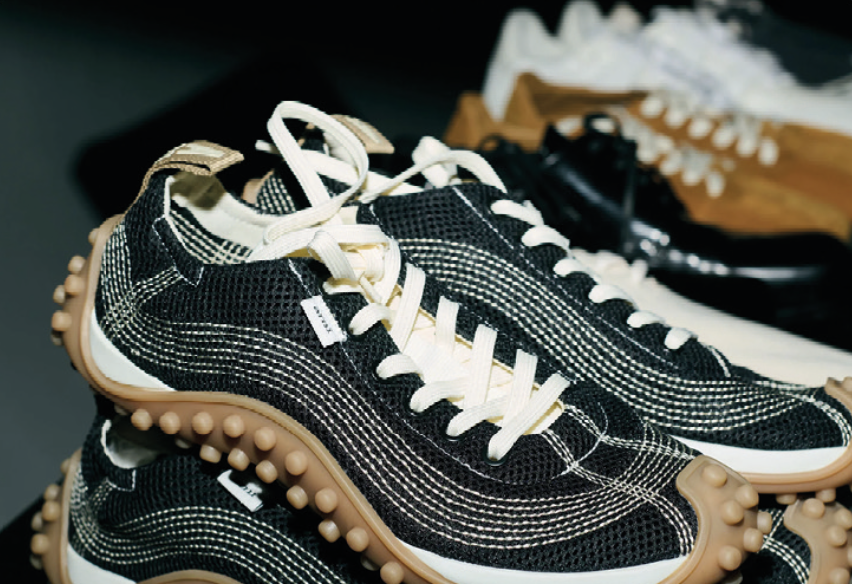 Mathieu avec plateau de viandes pour préparer un barbecue Boucherie maury