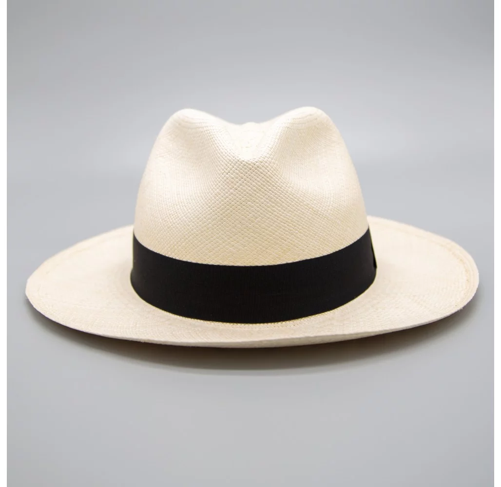 Mathieu avec plateau de viandes pour préparer un barbecue Boucherie maury